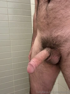 Pubic hair or no pubic hair in your opinion which is more fun