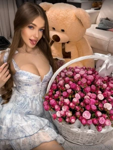 Let me distract you eva_maine22 cum and pour your cum all over this part 2045