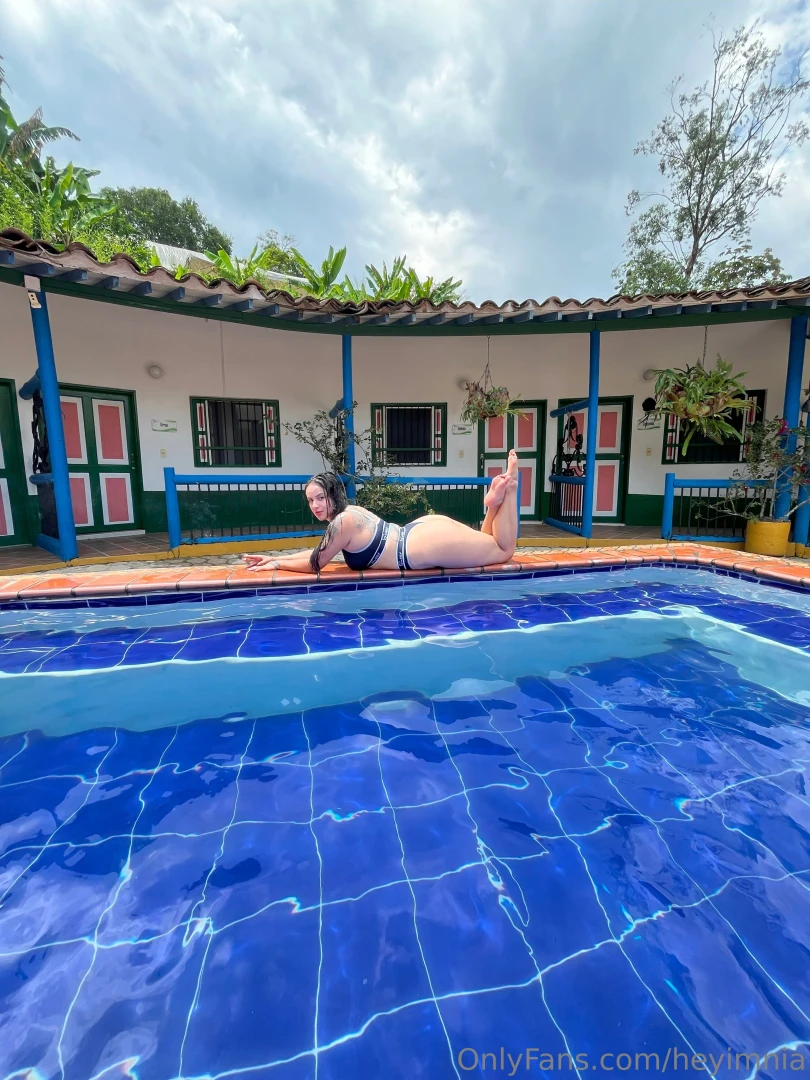 Just a dm away from your next obsession don t be shy let s chat 