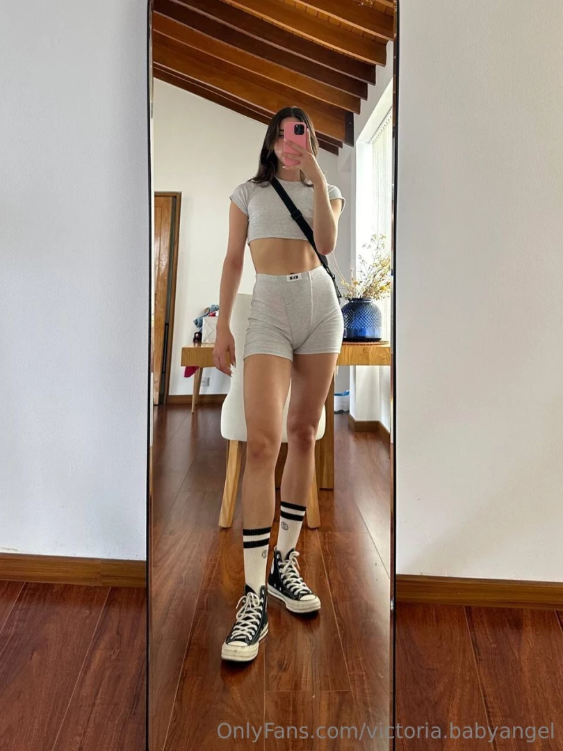 How do i look in my gym outfit 