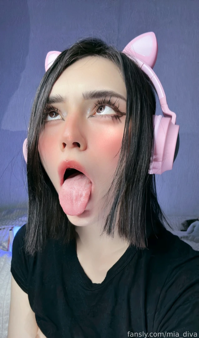 Some hot poses and ahegao part 2 