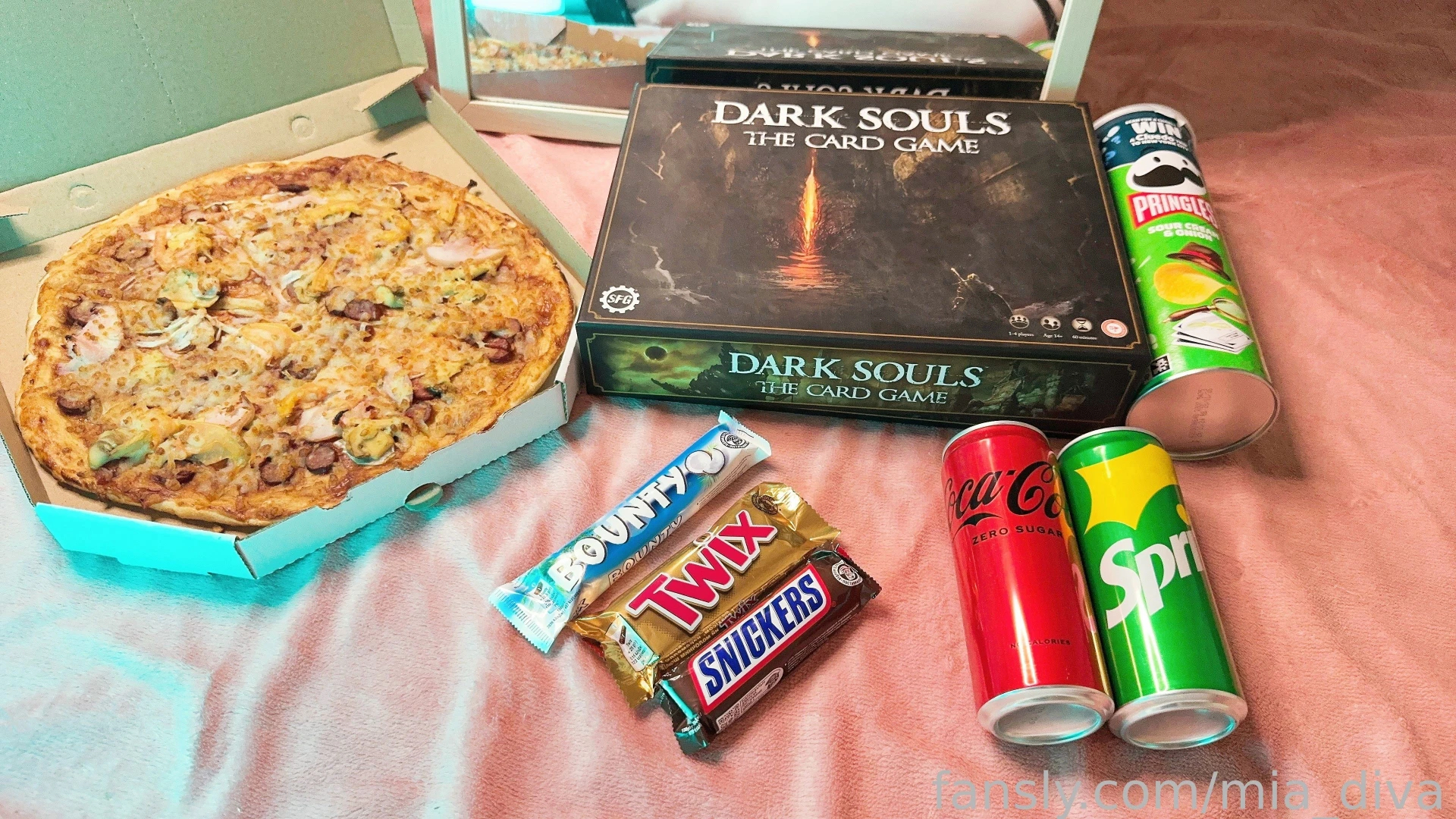 Today my bestie elena came to my house so we are having a pajama party part 3 