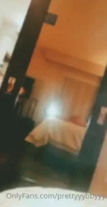 Needa stop using flash huh that booty tho