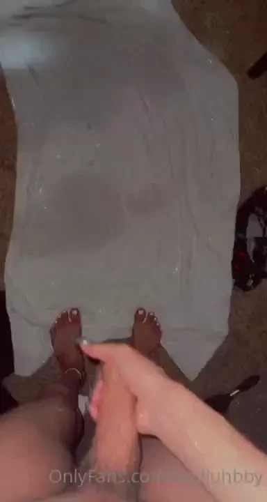 Makes me horny when you ask me to nut for you daddy 