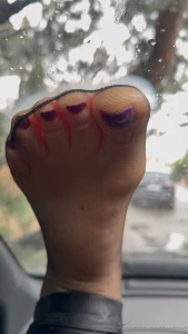 Sooo this purple polish nail is hot