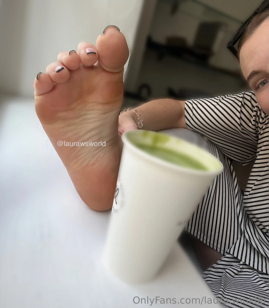 Bring me my matcha latte and i am happy 