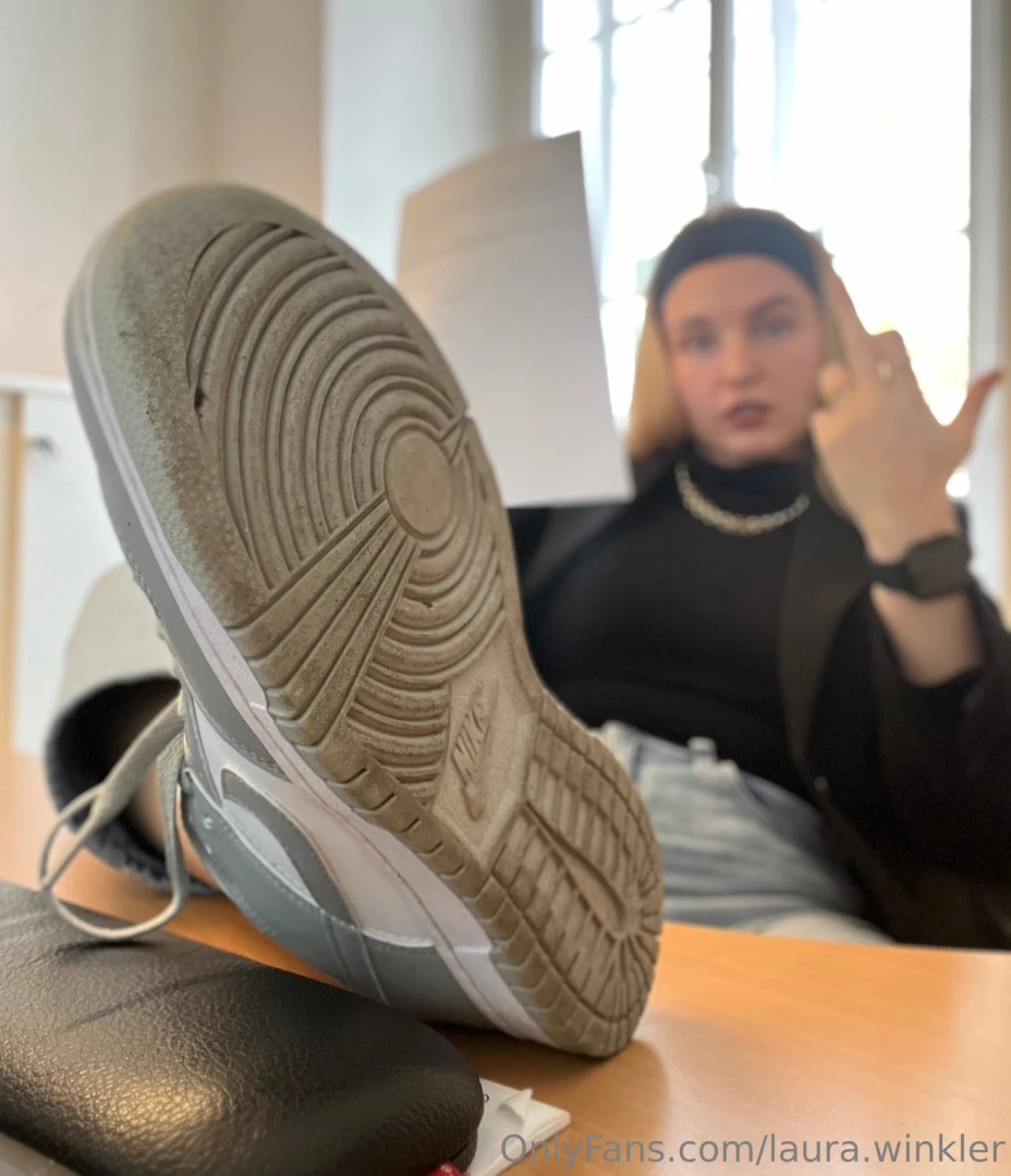 Auf die knie antreten und sauberlecken daf r bist du da mein kleines h 