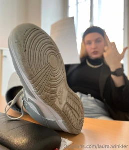 Auf die knie antreten und sauberlecken daf r bist du da mein kleines h