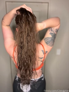 Just as i am lounging in a bra and trackies no makeup wet hair part 2