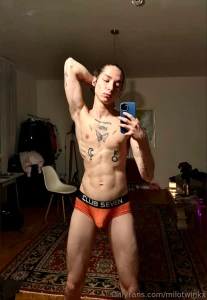 I should ve wear something this doesn t suit me