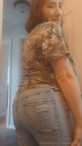 Happy milf butt monday daddies how was your weekend part 4