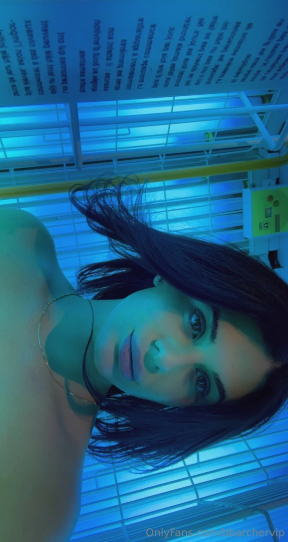 Let s go in the tanning bed the heat always makes me horny i fucking 