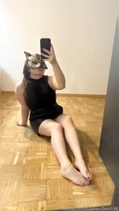 Hey good boys femdom goddess dominatrix slave feet legs