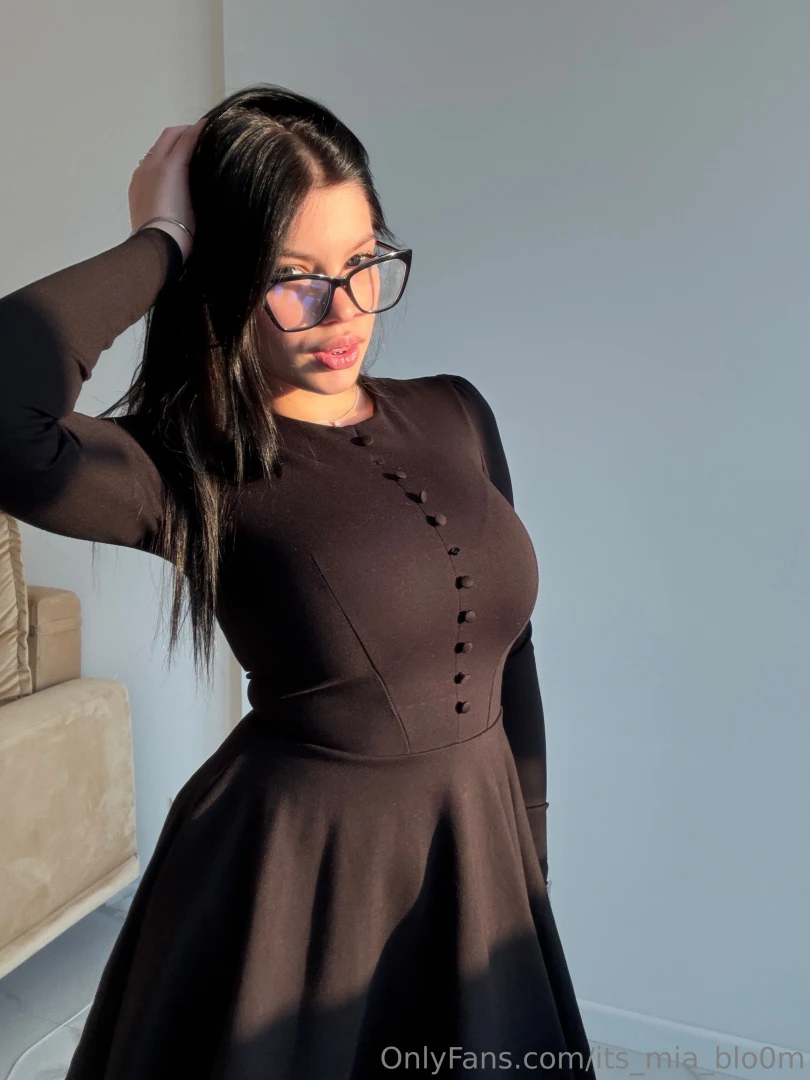 Hi i love my dress so much - it makes me especially feminine and 