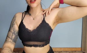 You knoooow not really doing armpit content but sooometimes natural