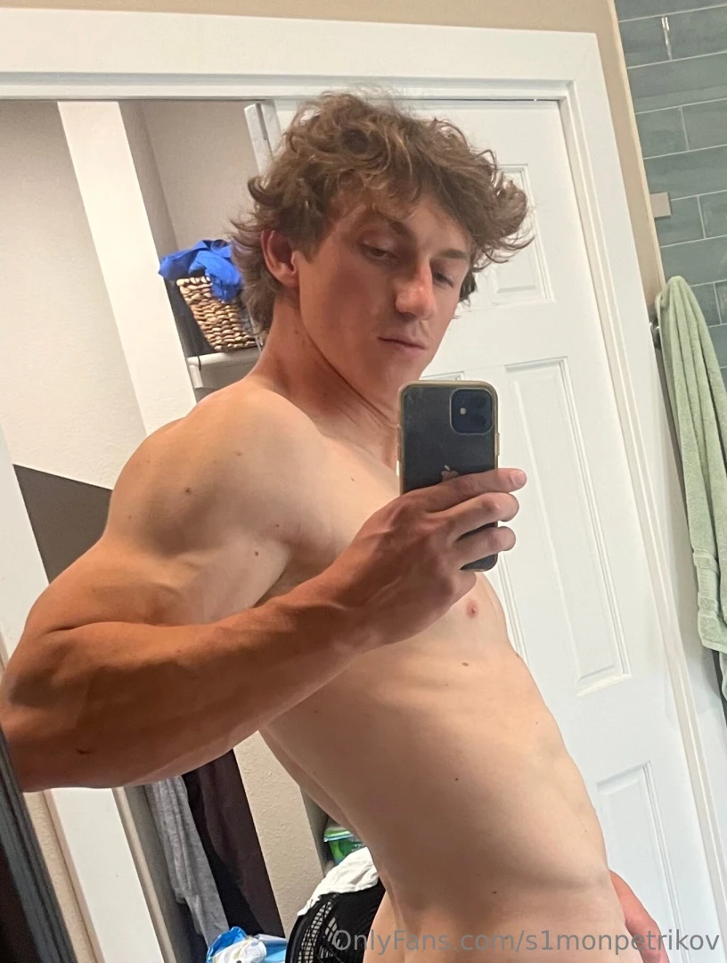 Wanna see the uncropped version check the comments no underwear in 