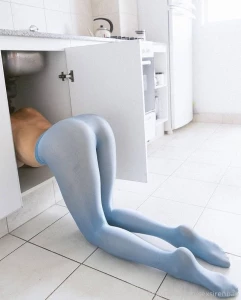 Kiss my ass hore all the fetish here send me tip and i m your sex