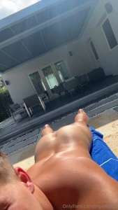 Tan sesh
