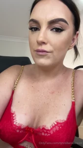 tynnillerobinson1 - What would you do to me if we were alone together 