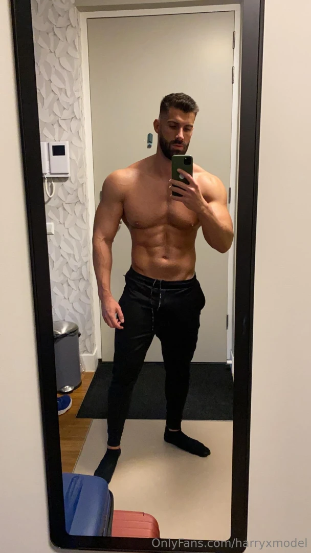 Every time someone sends me a tip i take off a piece of clothing who 