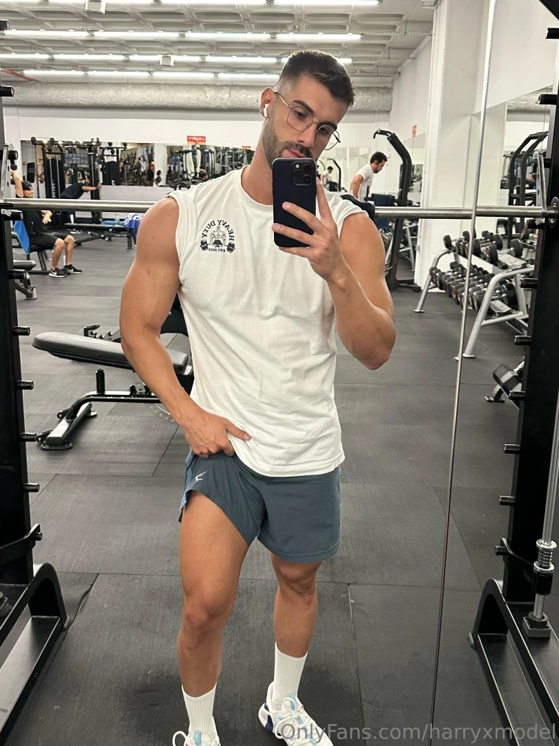 Good morning today the monday started hot come see everything in my dm 