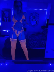 I feel so sexy in this babe watch me take it off in your messages