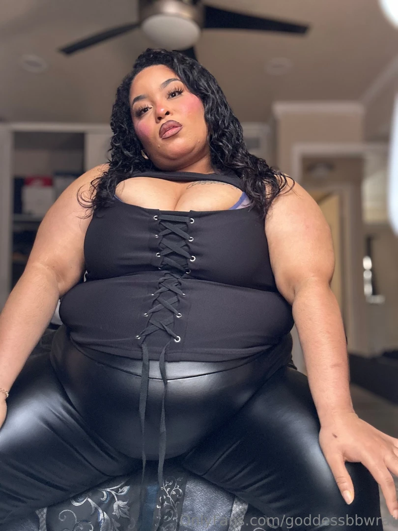 Big mama in leather and tight clothes 