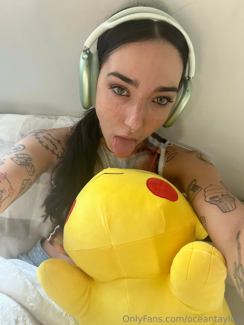 Like this if you think i m cute 