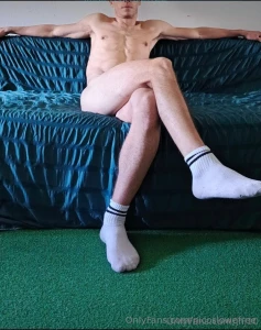 Hi i m j j i m a soccer player and i can be your personal trainer sign