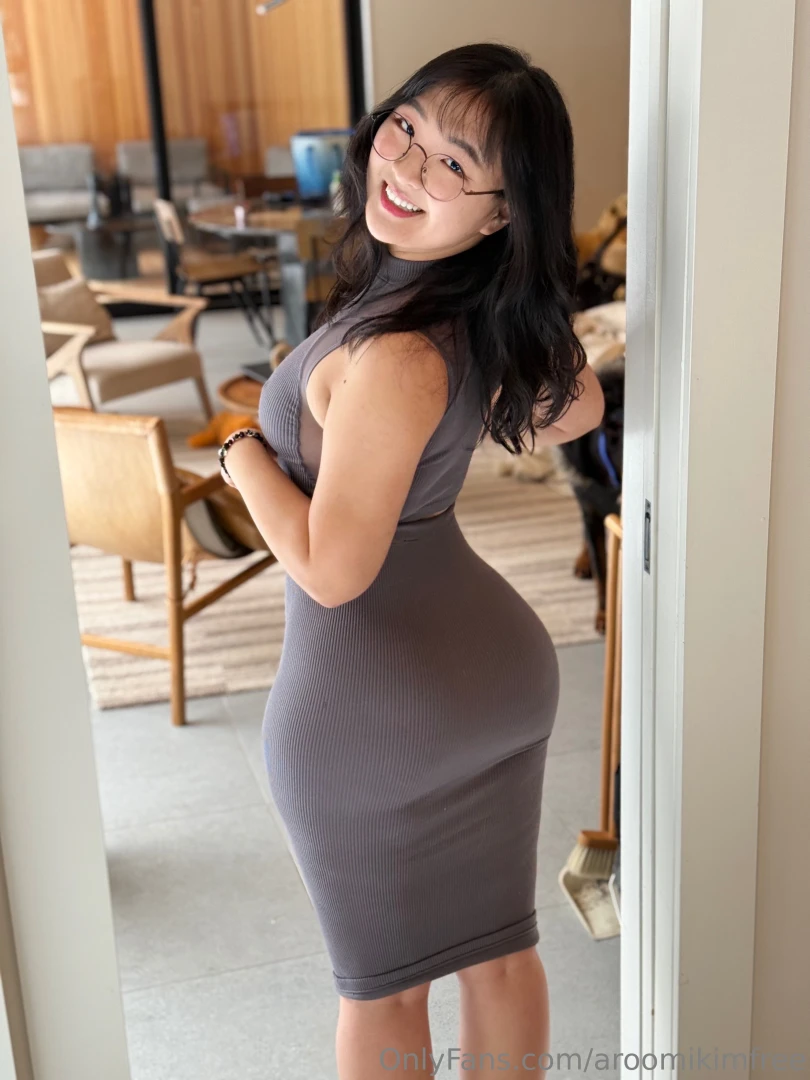 Don t forget my livestream tmr on my vip page aroomikim 