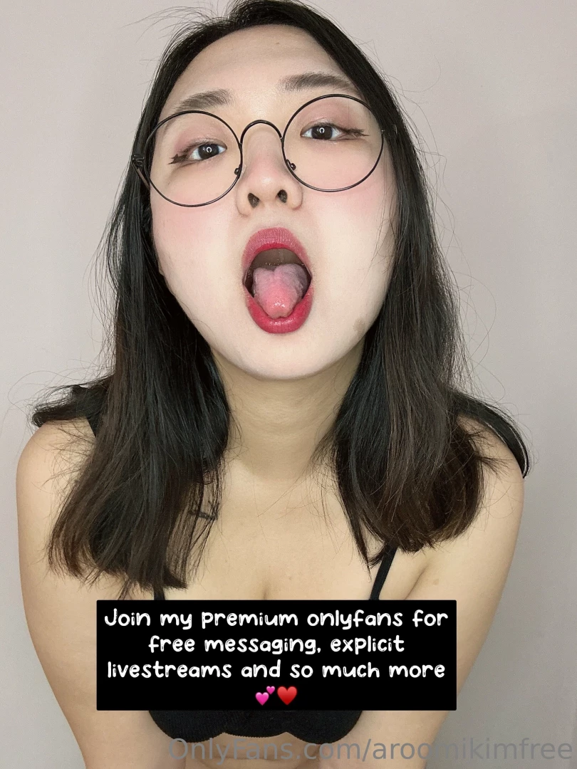 Chat with me for free on my premium onlyfans p s explicit livestream 