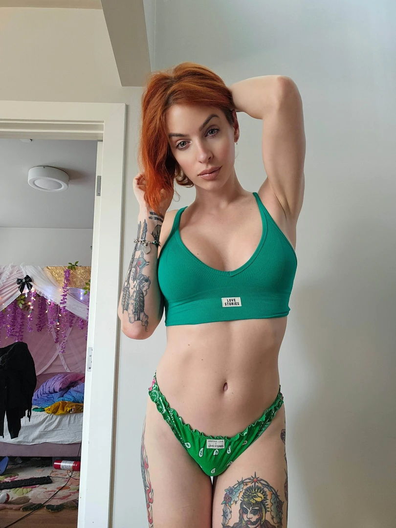 Kneel for me and be my slave 