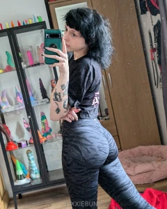 Swipe 2 see my booty grow over the past few months part 1