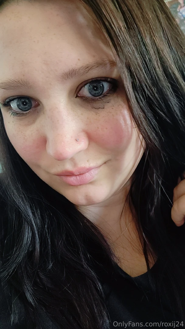 Don t ruin her makeup by making her cry but by making her gag on that 