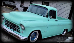 Saw this sexy truck at a shop today and had to ask the owner if i part 2