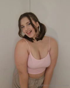 Only 18 ambers_taller this pretty girl ambers_taller likes to play part 11