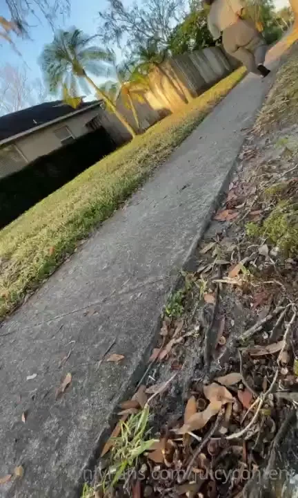Some of y all just wanna see me walk here s some walking this am 