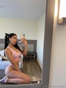 I wanna be your baddie but only if you talk to me to the chat and part 2