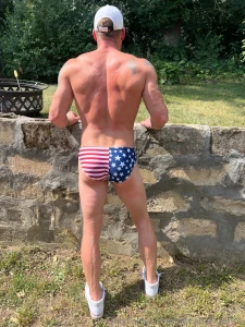 Hope everyone enjoys the holiday live stream moved to tmrw night