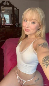 I see you looking at my mirror part 1