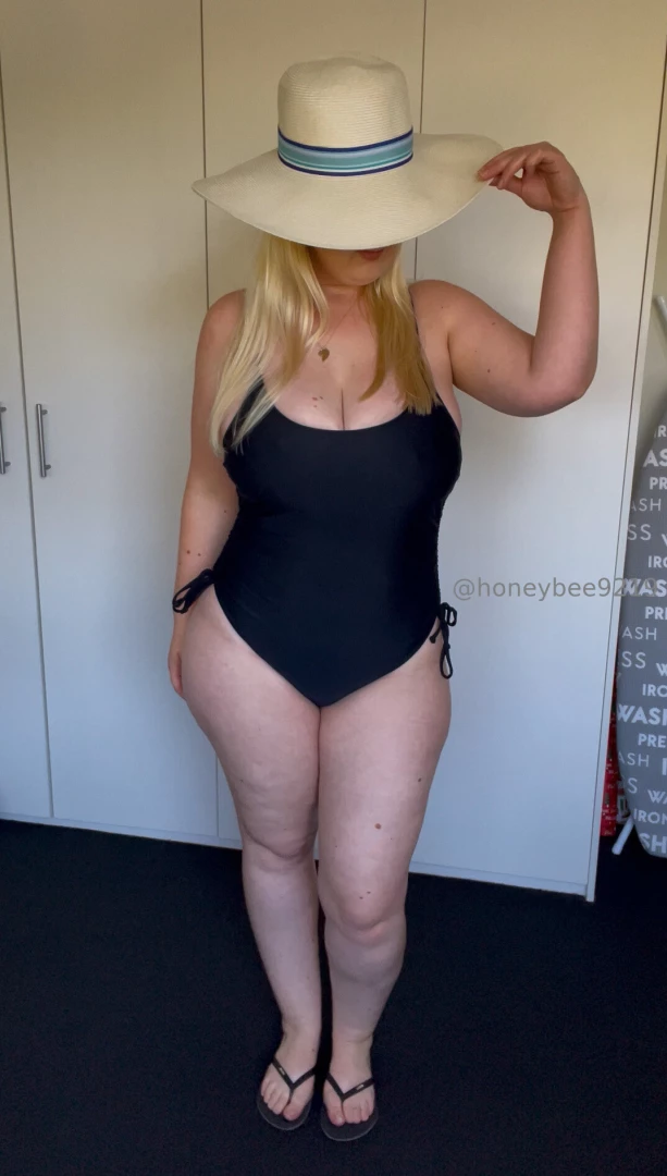 I m ready for the beach honey 