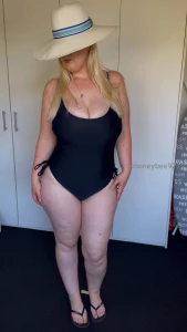 I m ready for the beach honey part 1