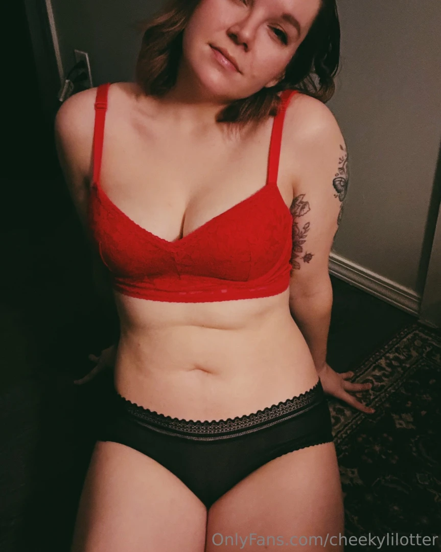 Red bra appreciation part 2 