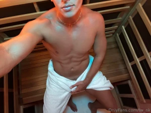 Do u know what s behind the towel