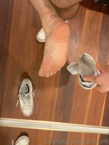 Taken after a sweaty gym sesh i pledge to start running if my leg