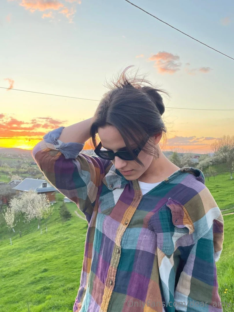 All i want today is lightness light clothes and warm wind in my hair 