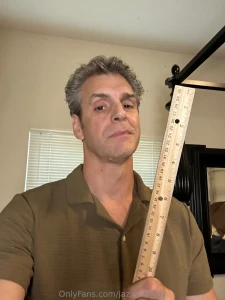 How i measure up someone wanted to watch me measure myself so here it