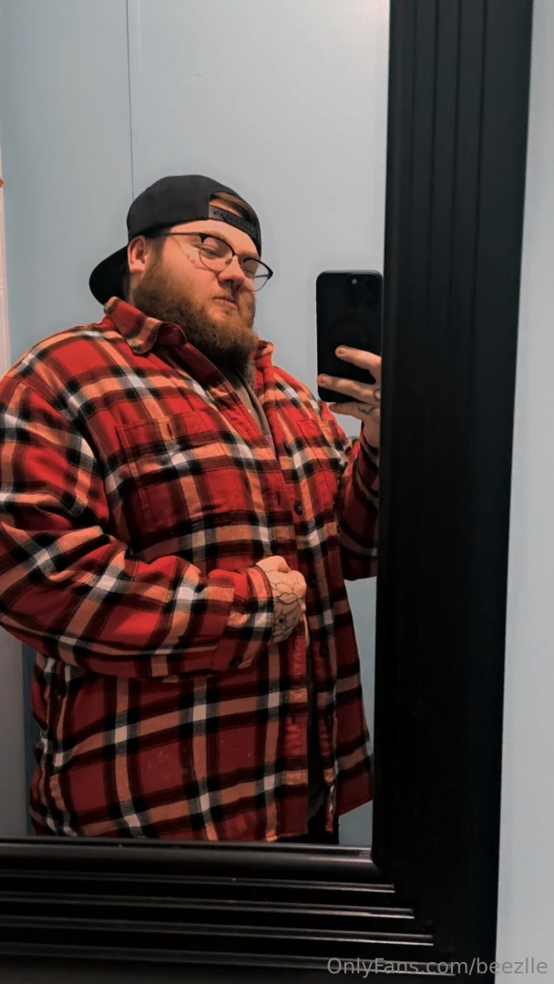 Can i pull off plaid i m not so sure but i ll let you decide babe 