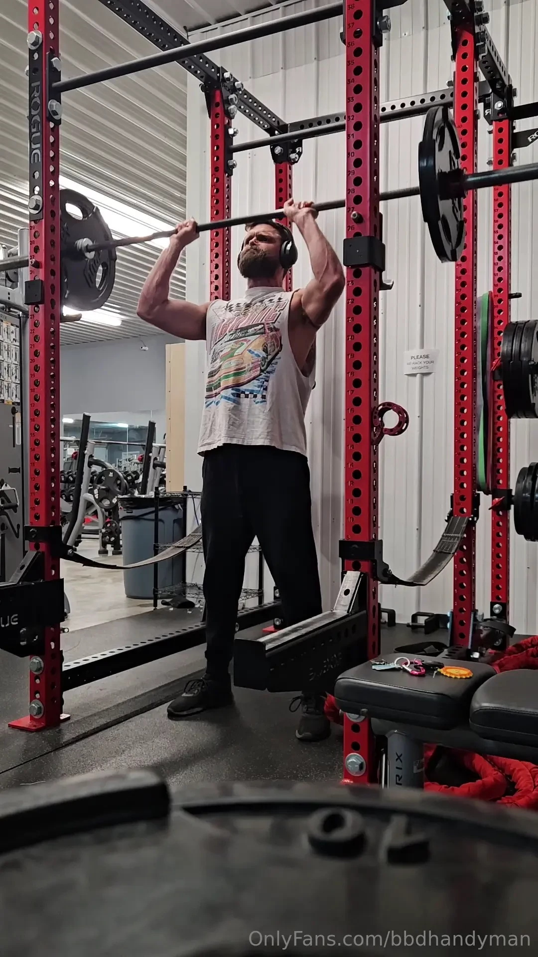 Unpopular opinion shoulders are the keystone to aesthetic arms not 