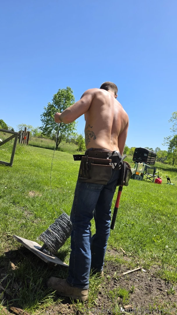 Hope you enjoy fencing pics because i got about half a mile of barbed 